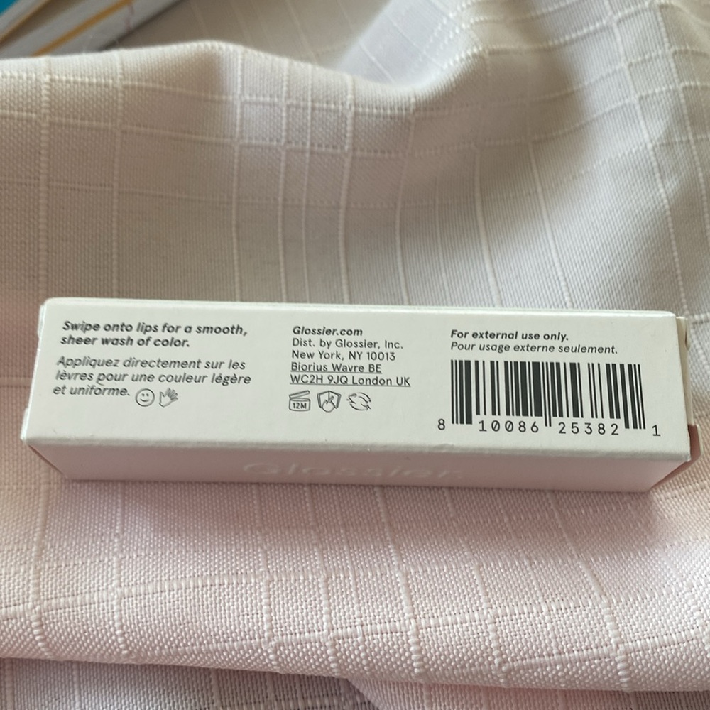 Glossier Generation G Sheer Matte Lipstick in ZIP - Picture 4 of 9
